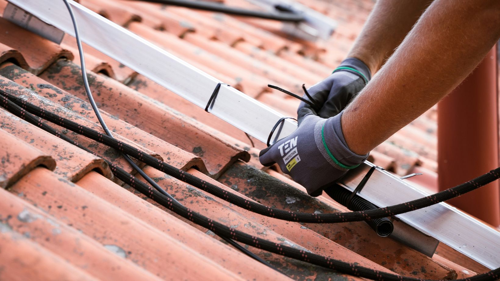 installing roof